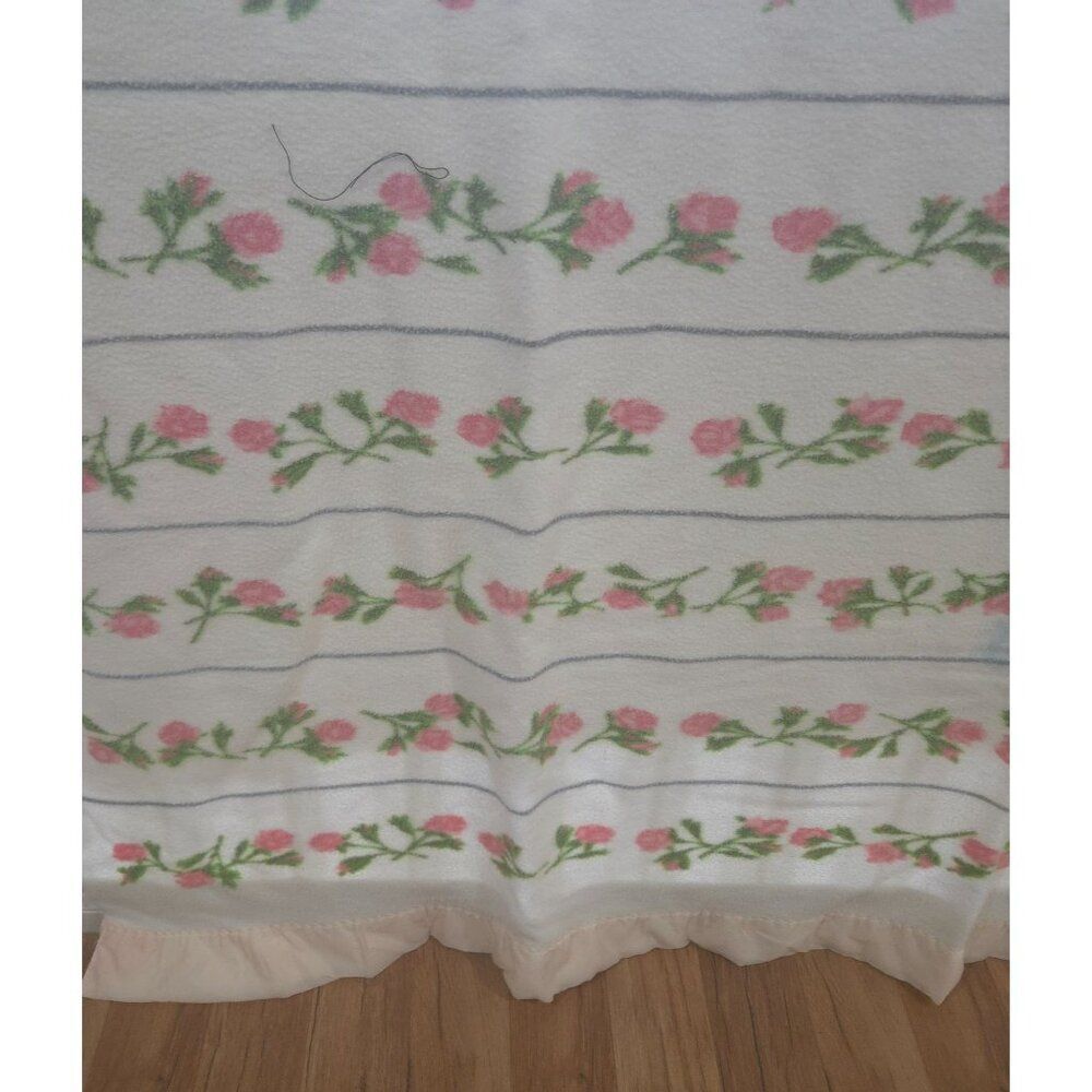 Vintage 80s White Pink Roses Floral Blanket Satin Edge Double Full Size